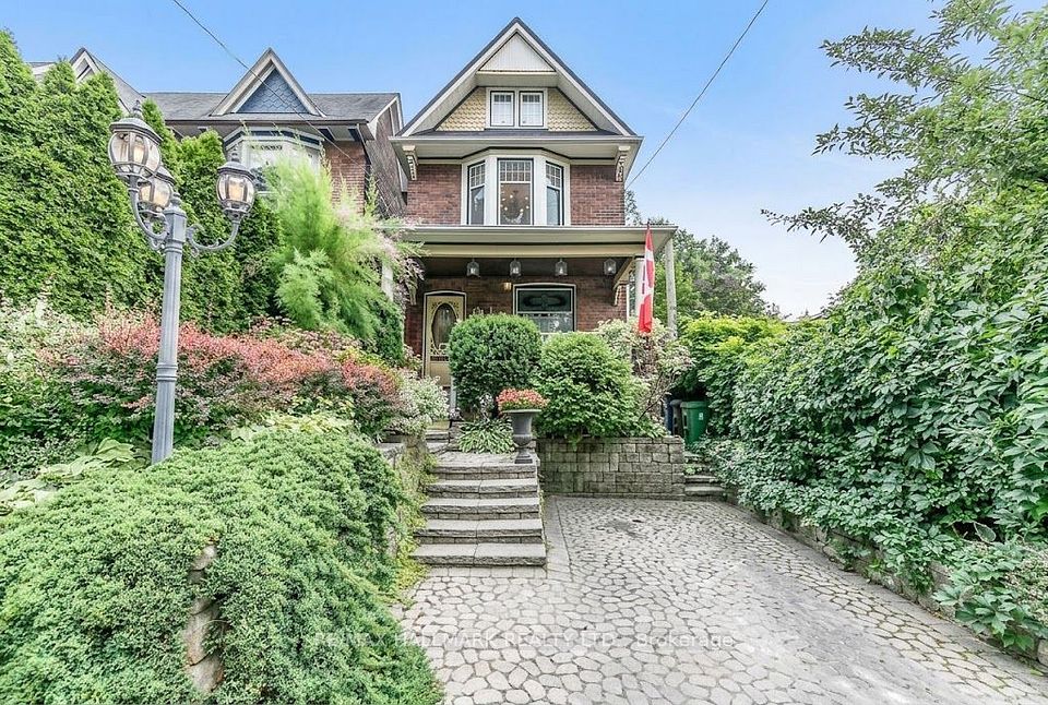 91 Ivy Avenue Upper, Toronto, On M4l 2h8