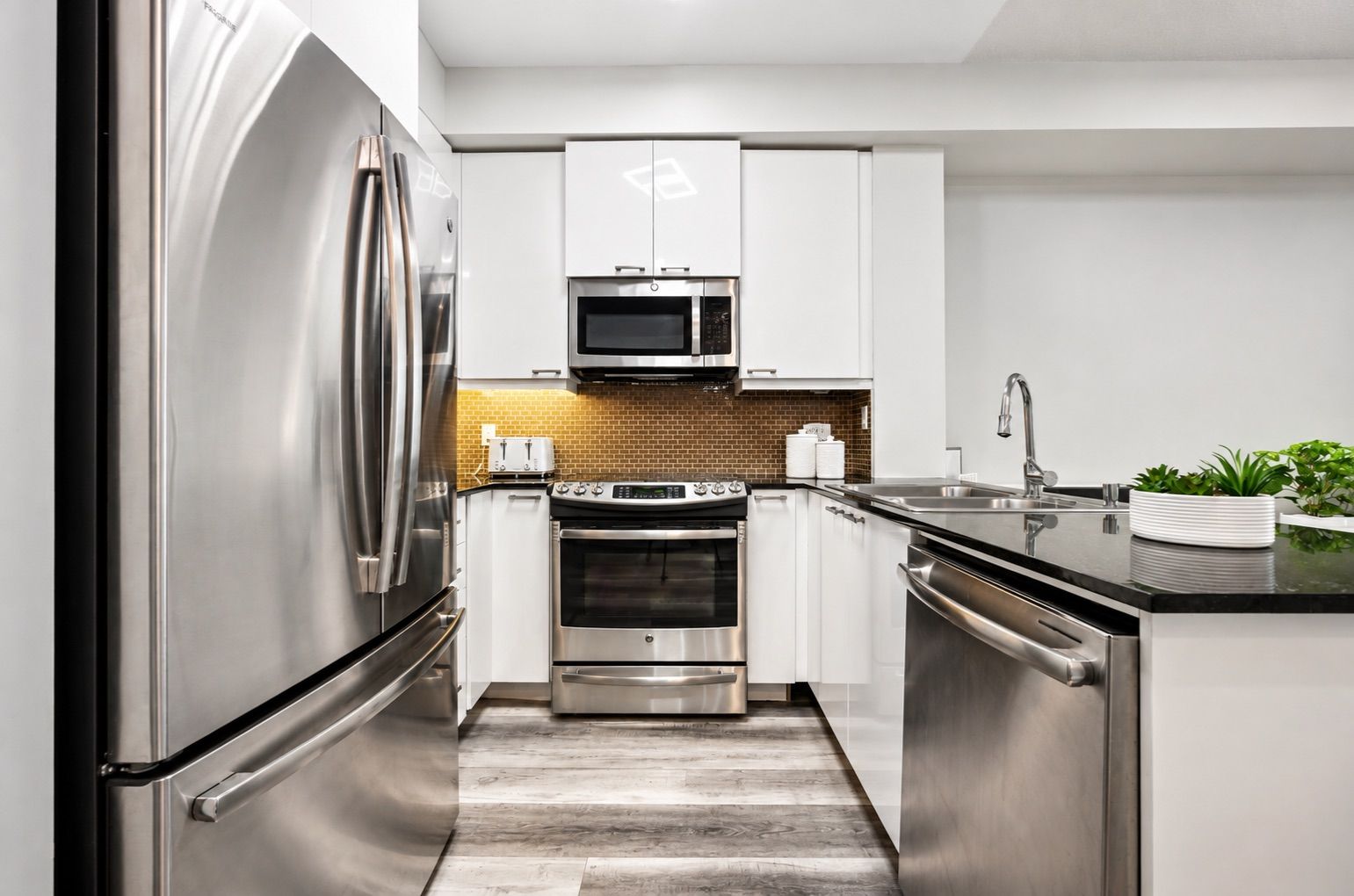 1328 Birchmount Road 607, Toronto, On M1r 0b6