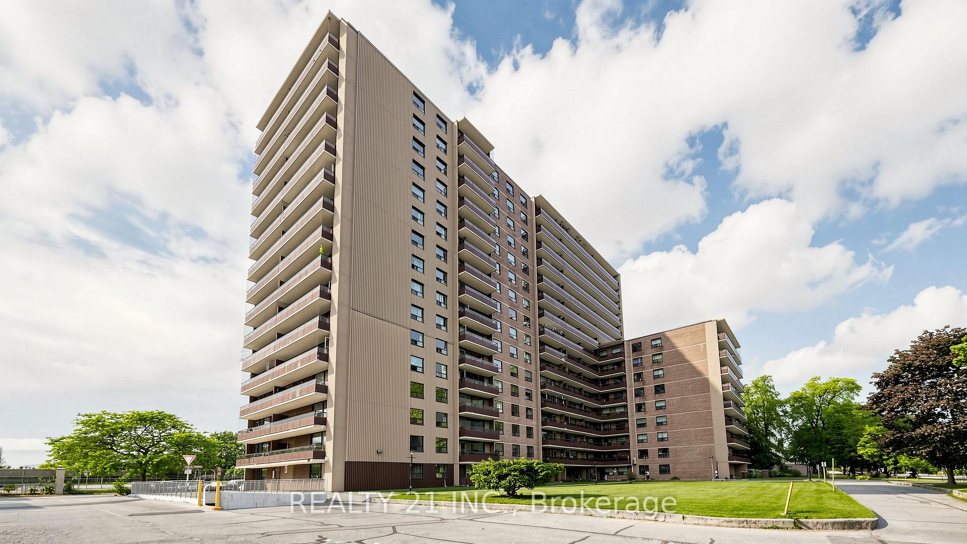 180 Markham Road 819, Toronto, On M1m 2z9