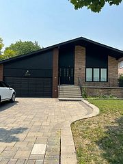 2086 Pharmacy Avenue, Toronto, On M1w 1h8