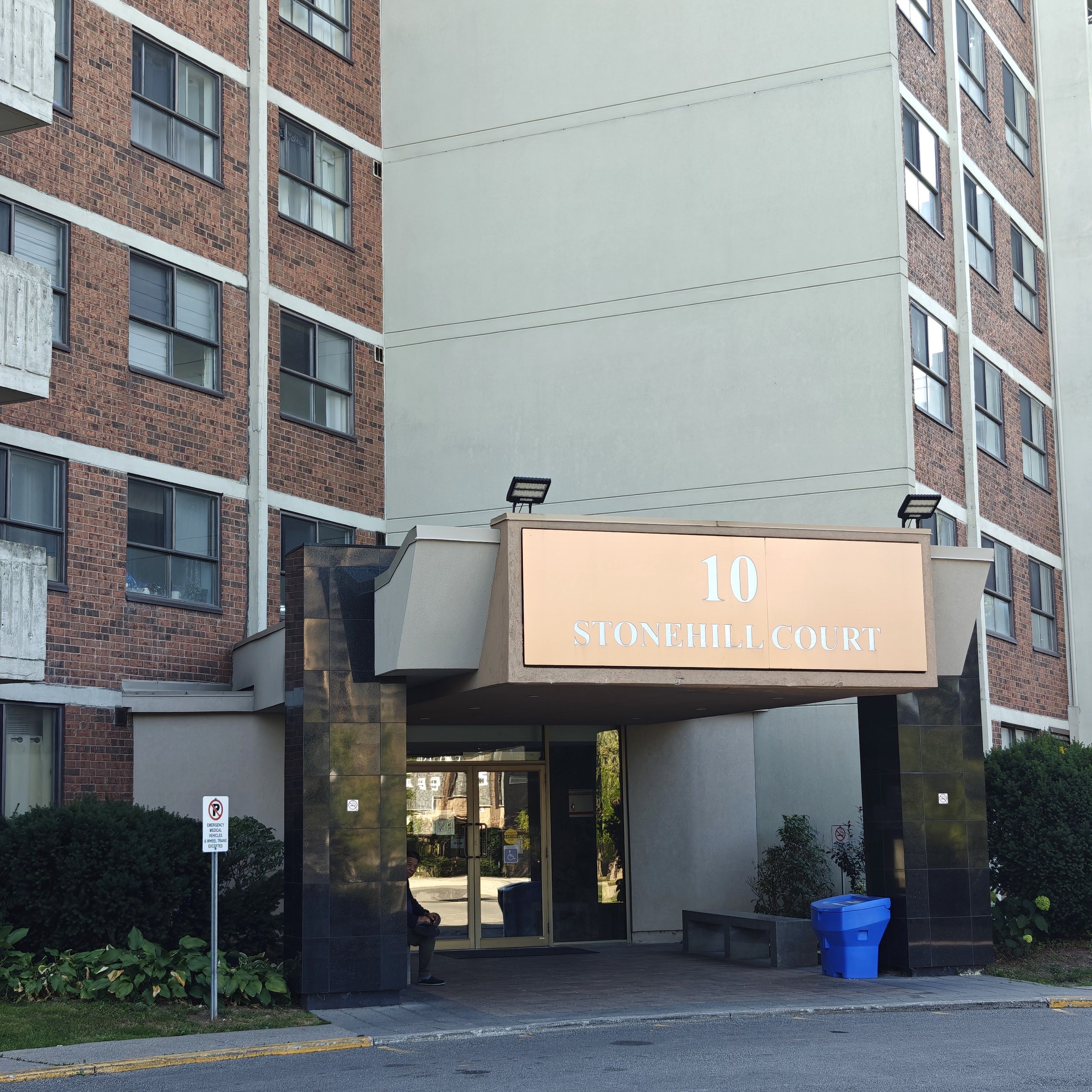 10 Stonehill Court 1412, Toronto, On M1w 2x8