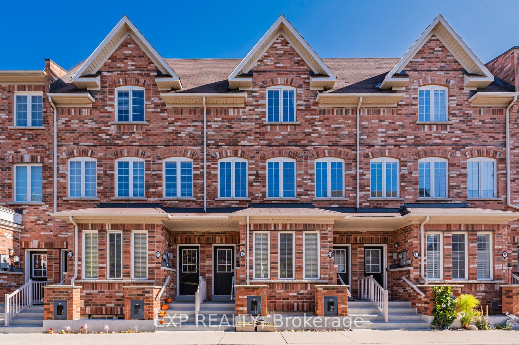 35 Carnahan Terrace, Toronto, On M4e 0b1