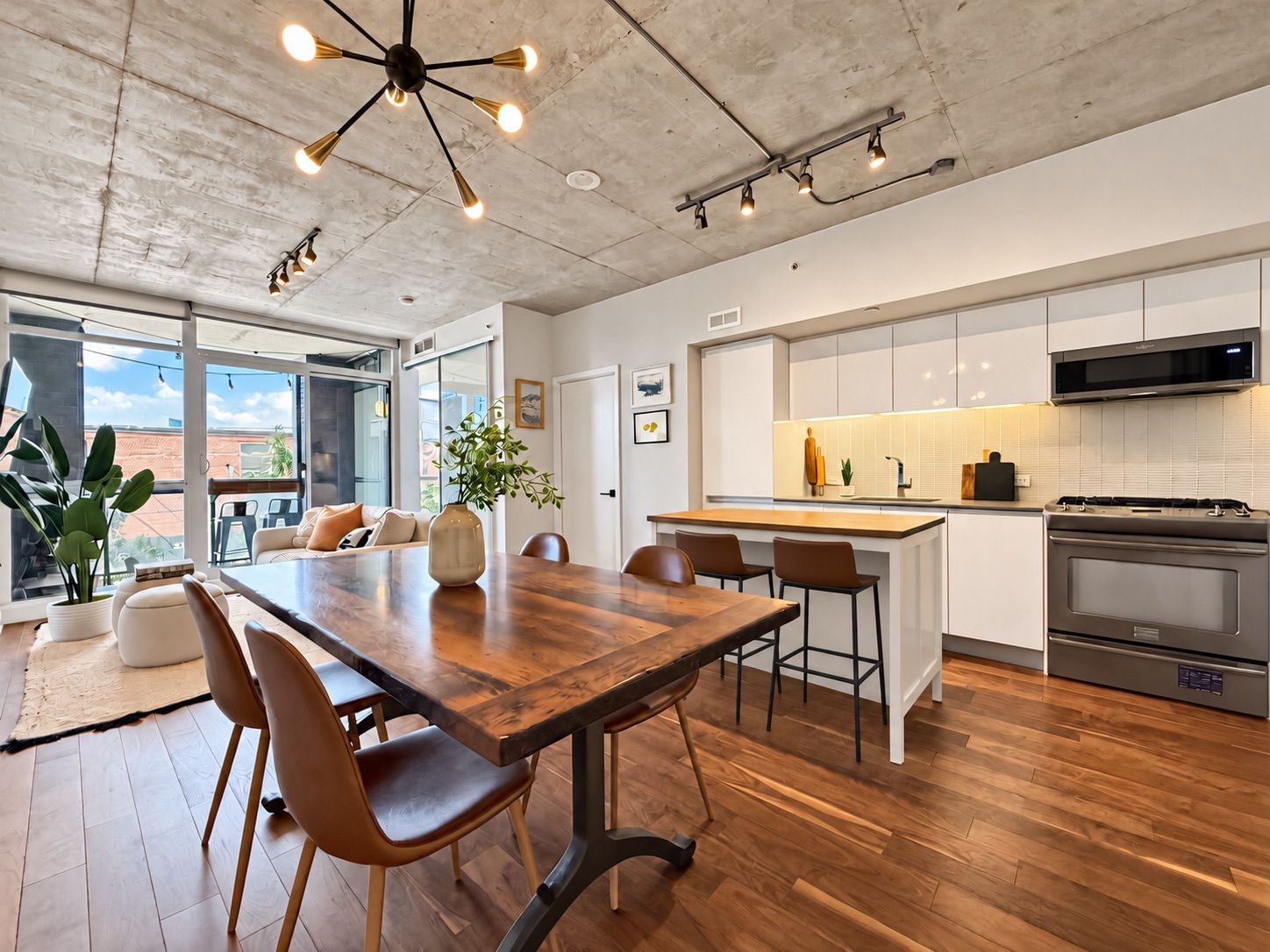 1190 Dundas Street E 219, Toronto, On M4m 0c5
