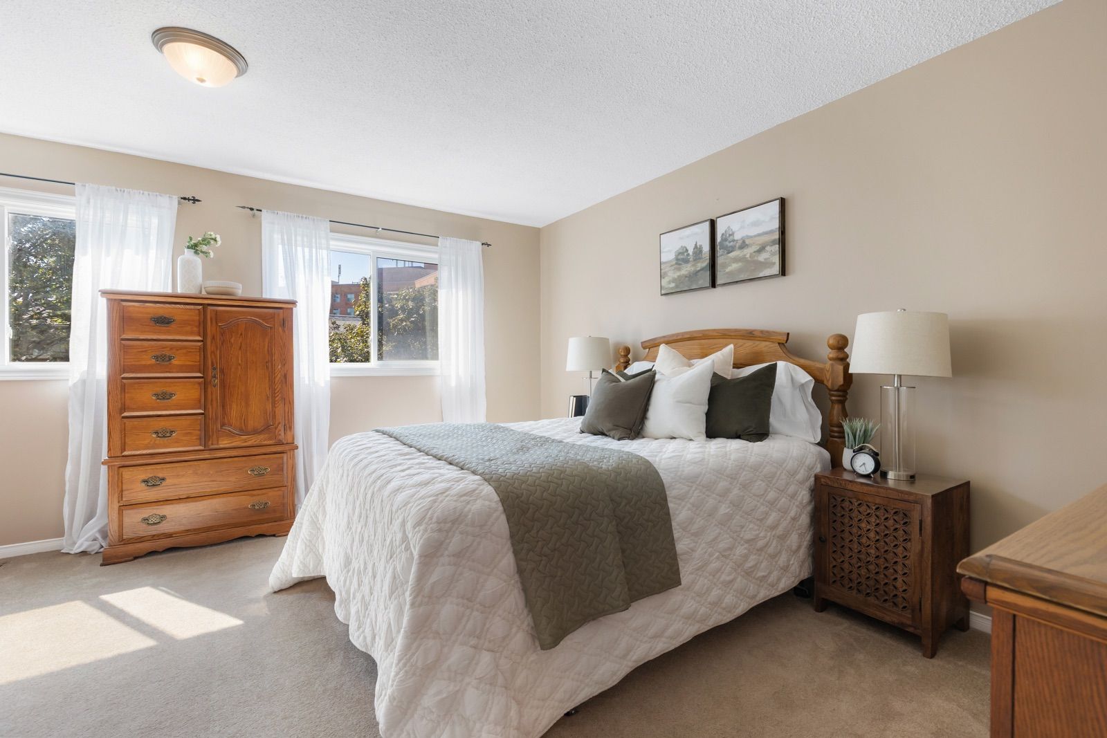 39 Bach Avenue, Whitby, On L1r 2l1