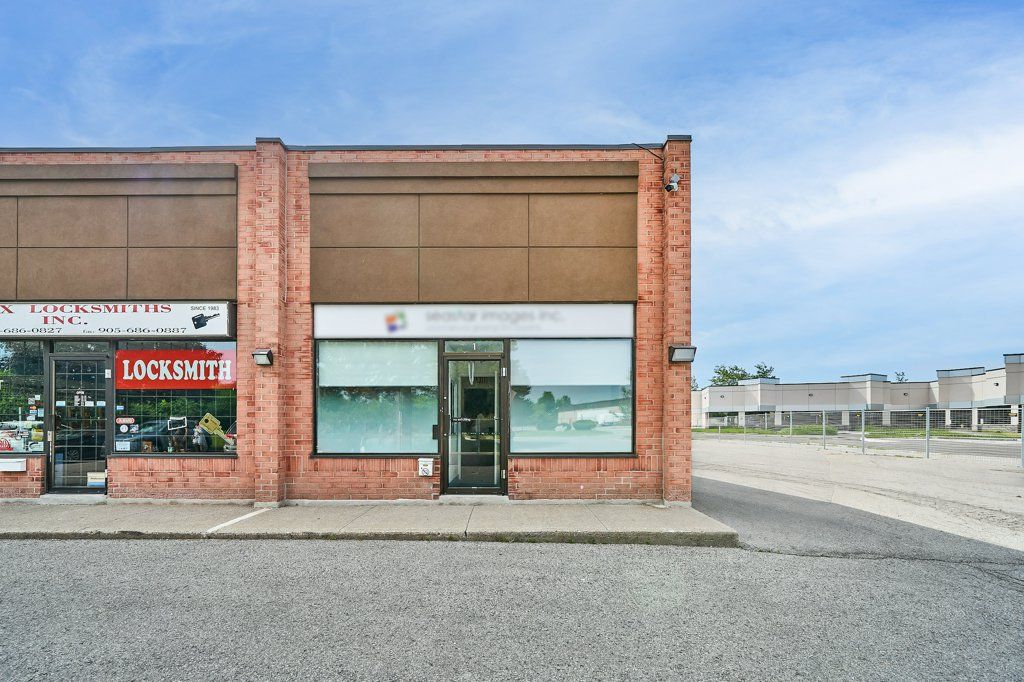 676 Monarch Avenue 1, Ajax, On L1s 4s2