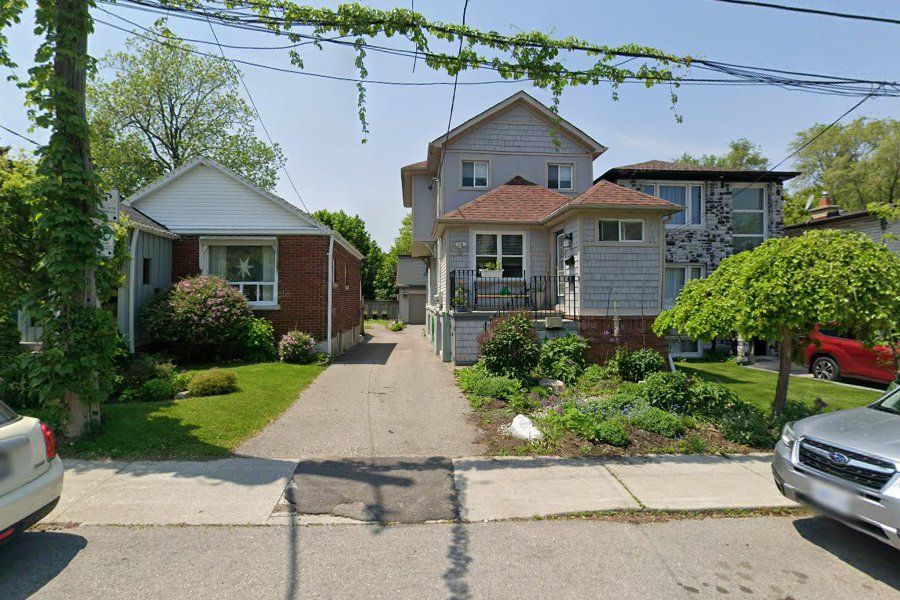 110 Harding Boulevard, Toronto, On M1n 3e2