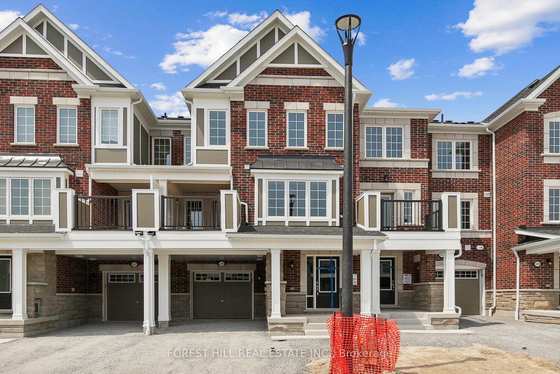 3374 Swordbill Street, Pickering, On L1x 0n1