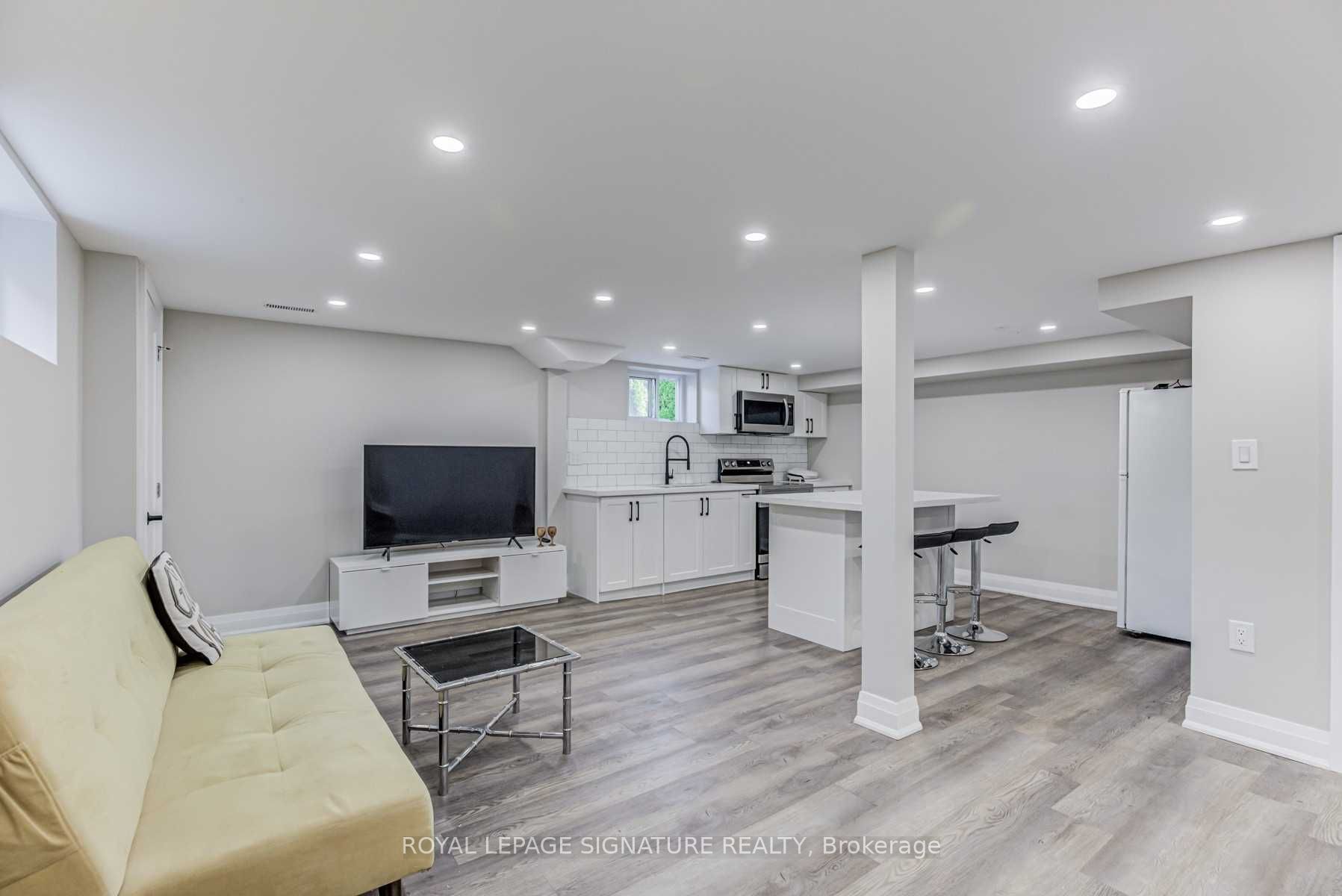 54 Inniswood Drive, Toronto, On M1r 1e5