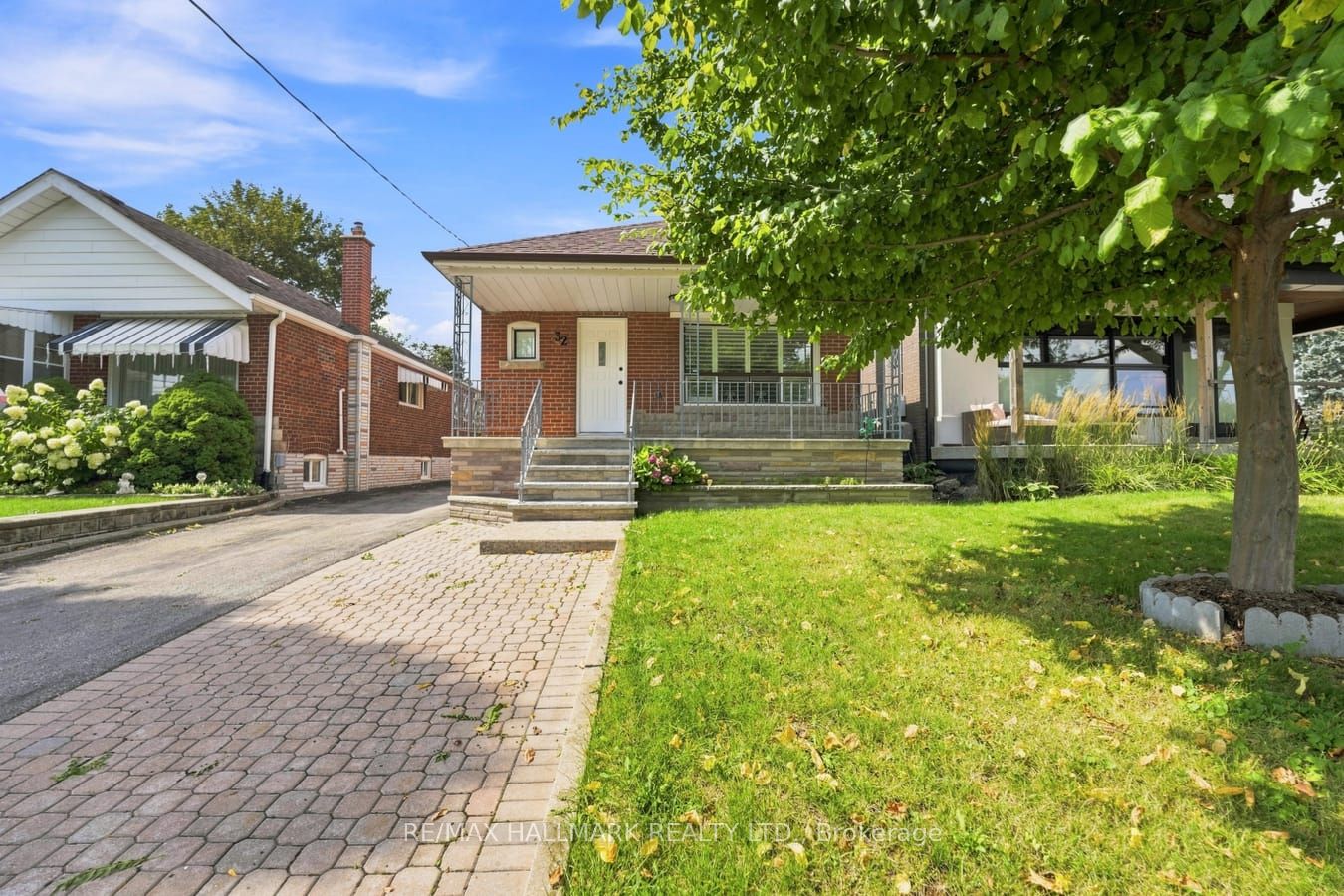 32 Denvale Road, Toronto, On M4b 3b5