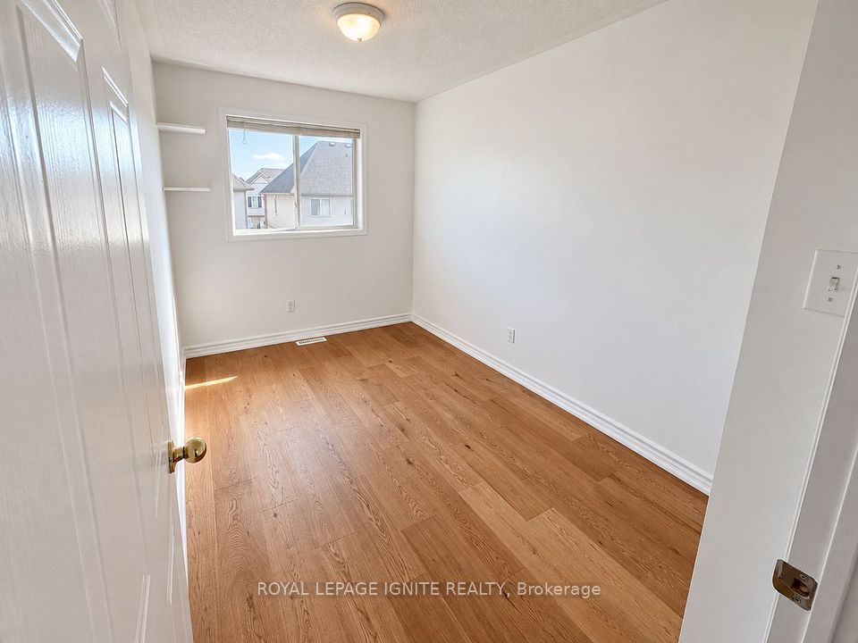 15 Mcgonigal Lane, Ajax, On L1t 4h1