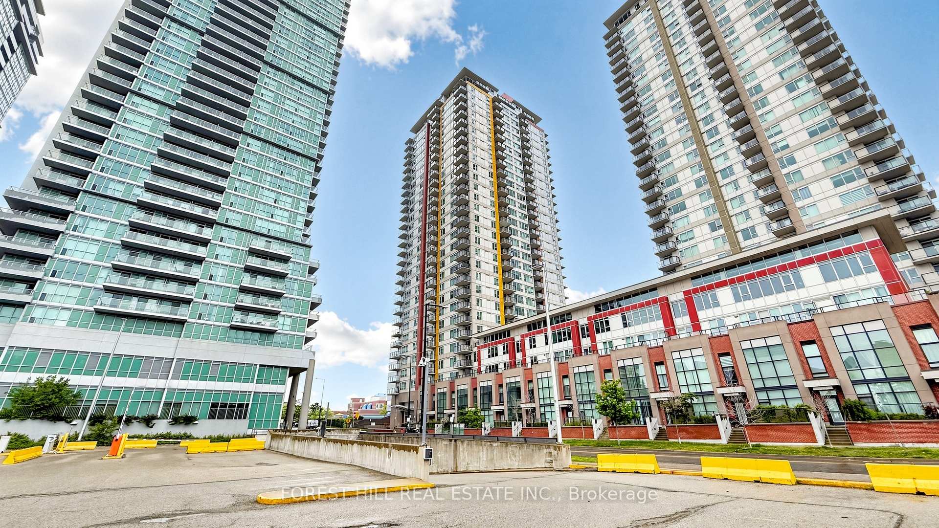 25 Town Centre Court 325, Toronto, On M1p 0b4