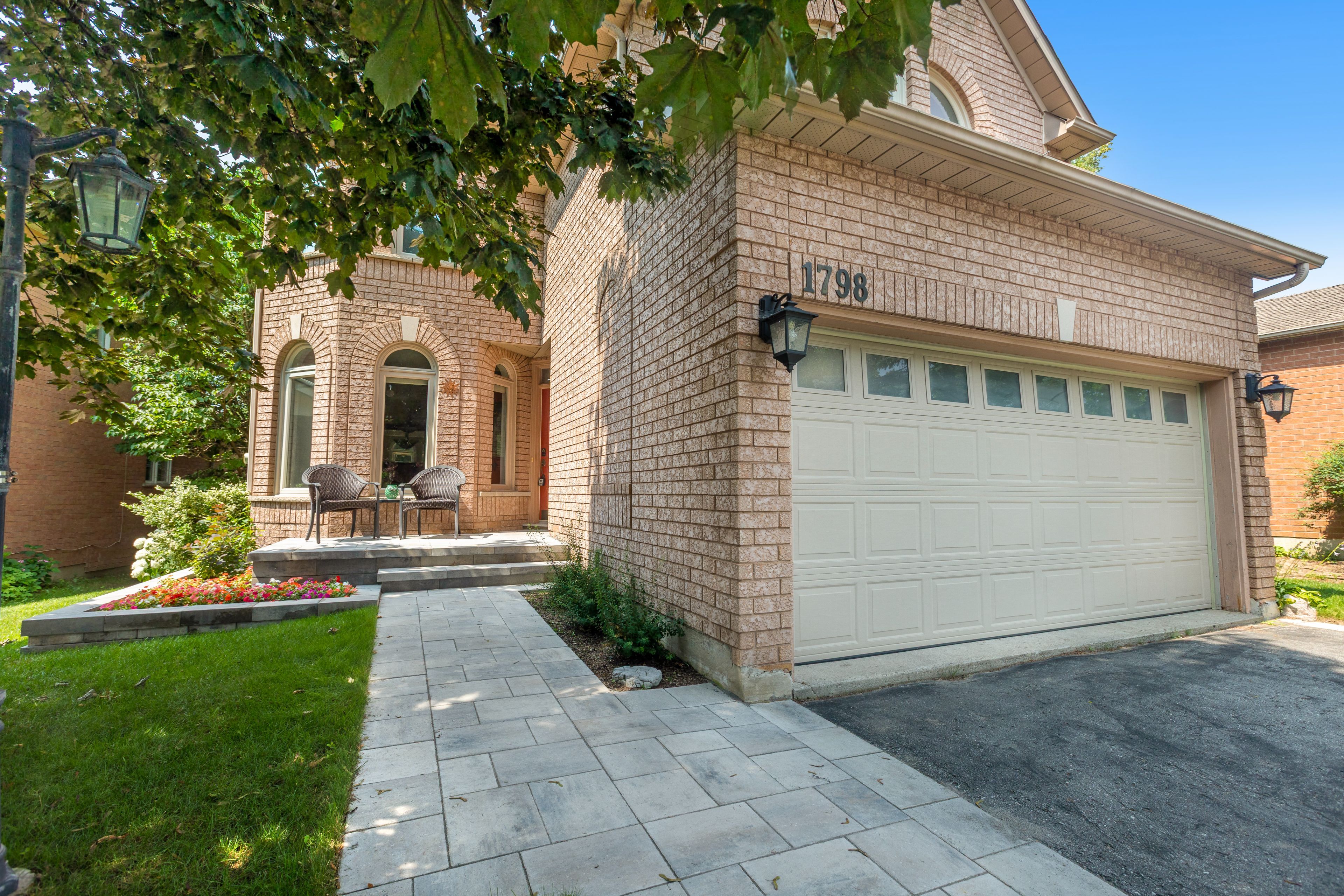 1798 Autumn Crescent, Pickering, On L1v 6w7