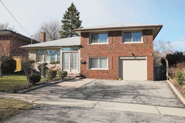 45 Landfair Crescent Lower, Toronto, On M1j 3a6
