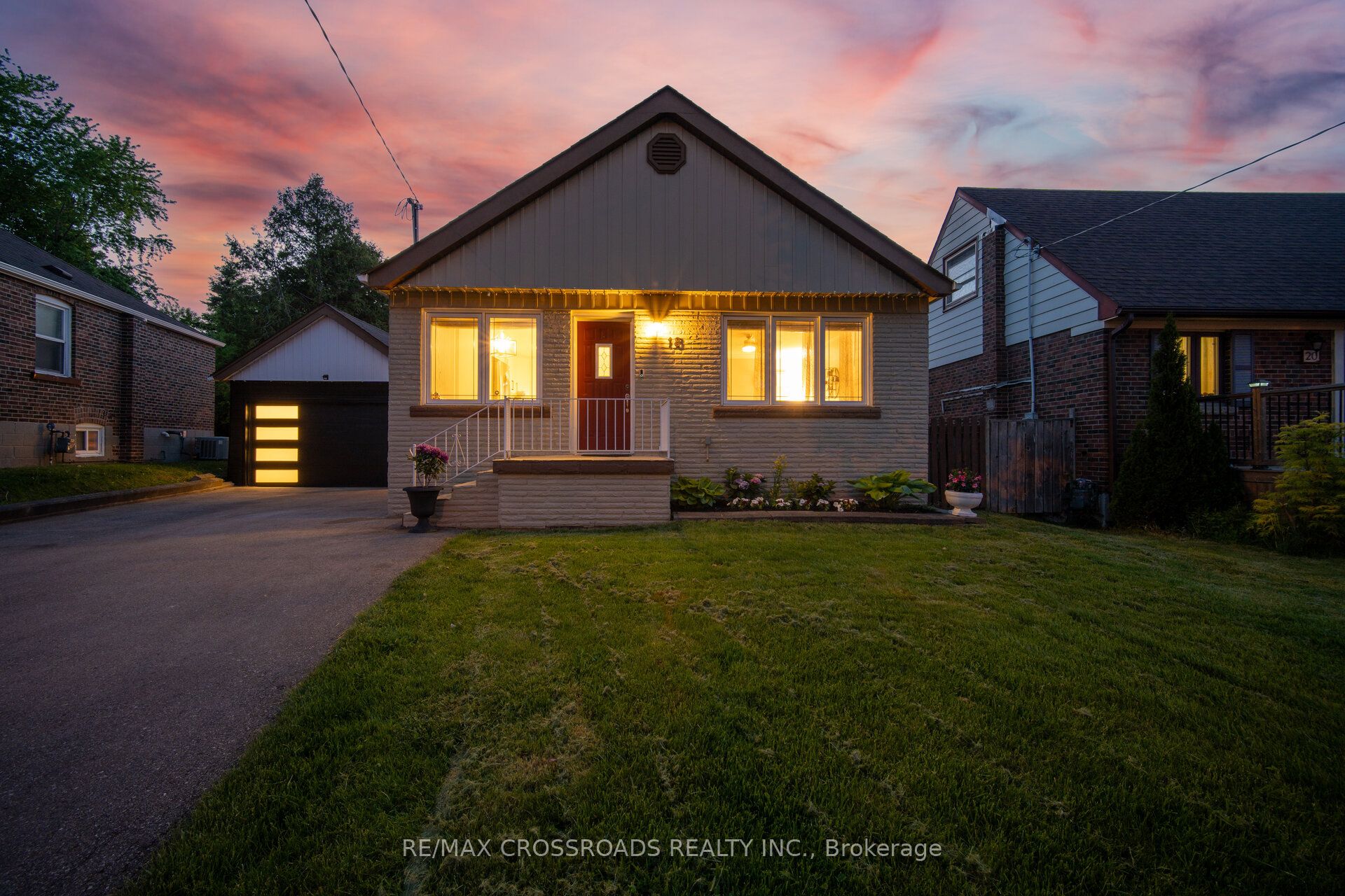 18 Adanac Drive, Toronto, On M1m 2e4