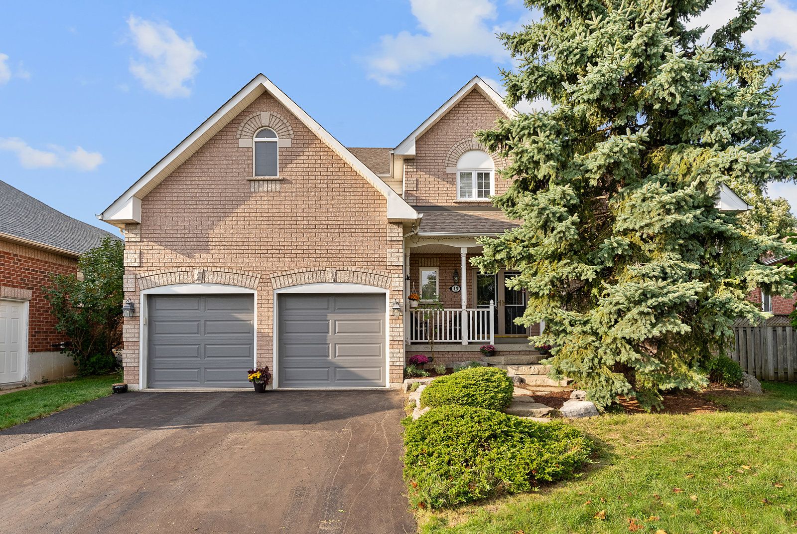 15 Mcgregor Drive, Ajax, On L1t 3w8