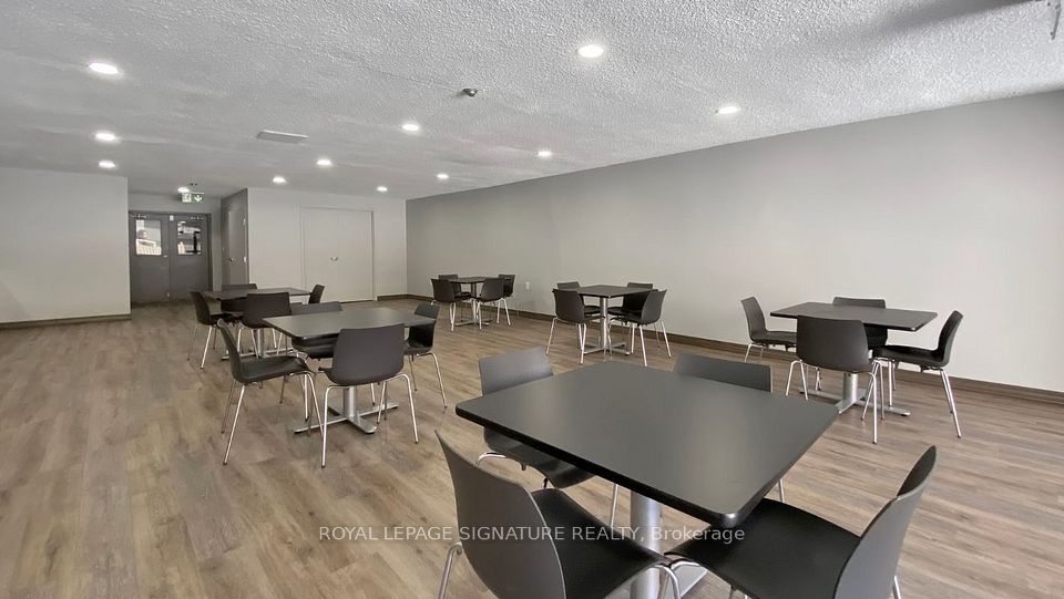 4060 Lawrence Avenue E 413, Toronto, On M1e 4v4