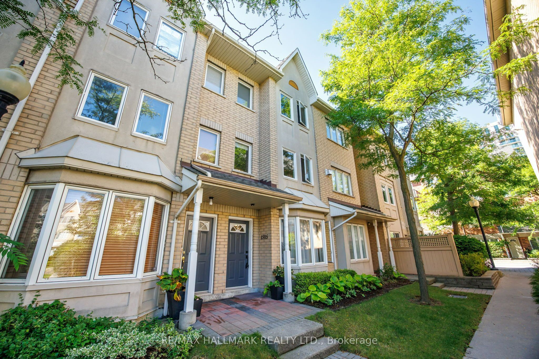 28 Rosebank Drive 1505, Toronto, On M1b 5z1
