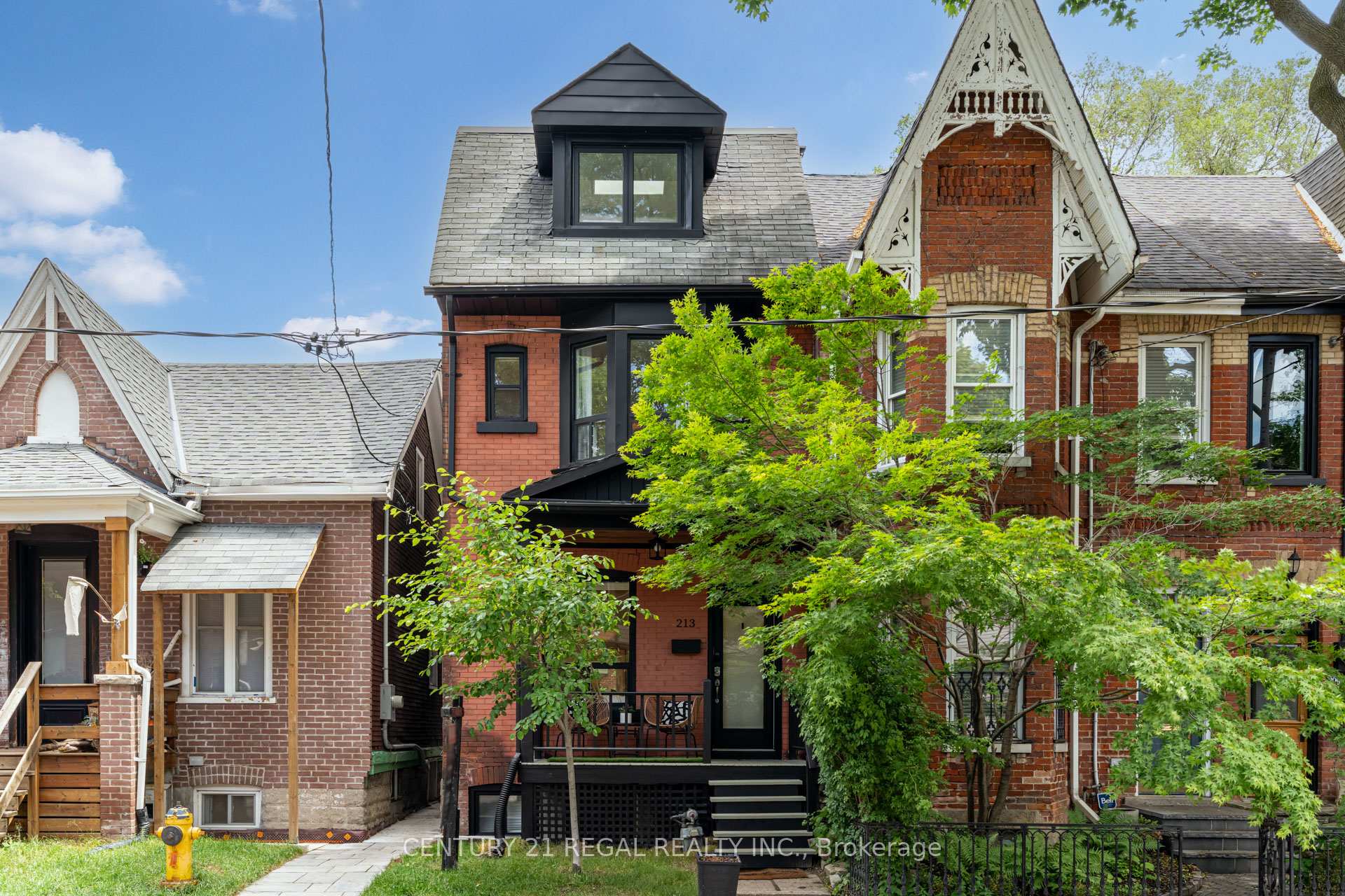 213 Boulton Avenue, Toronto, On M4m 2j8