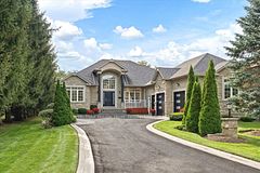 26 Hanover Court, Whitby, On L1n 7j2