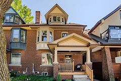 3 Columbine Avenue, Toronto, On M4l 1p2
