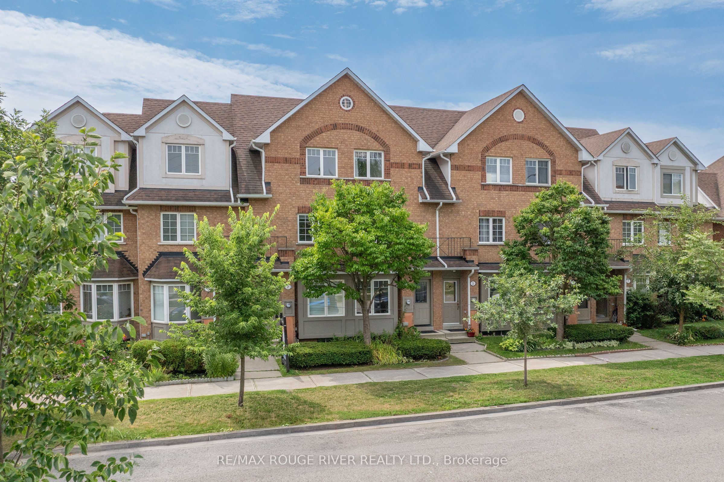 23 Hedge End Road 91, Toronto, On M1b 5z4