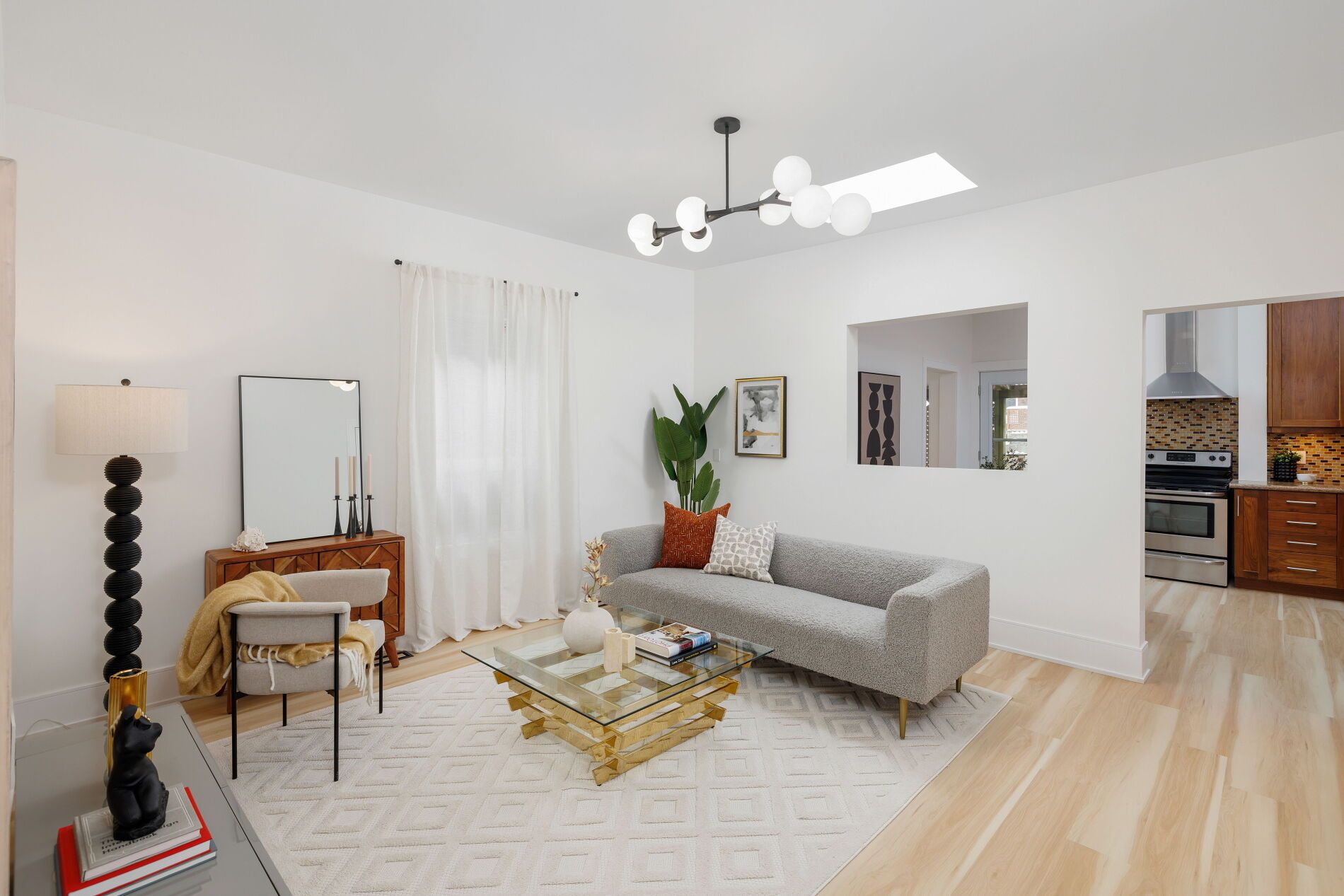 332 Woodfield Road, Toronto, On M4l 2x1
