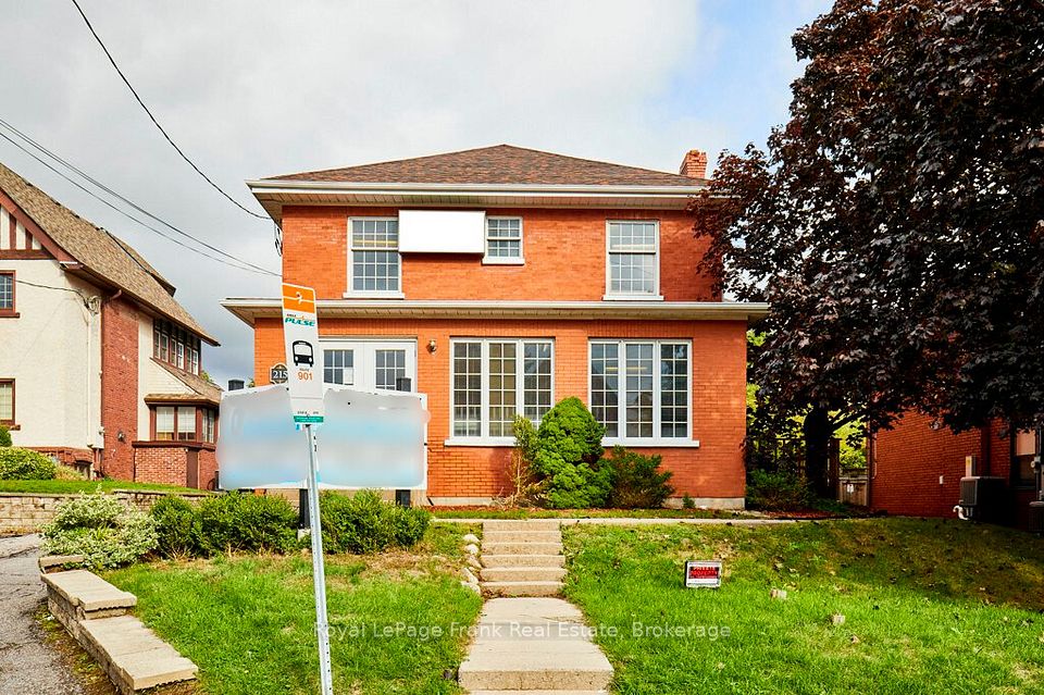 215 Simcoe Street N, Oshawa, On L1g 4t1