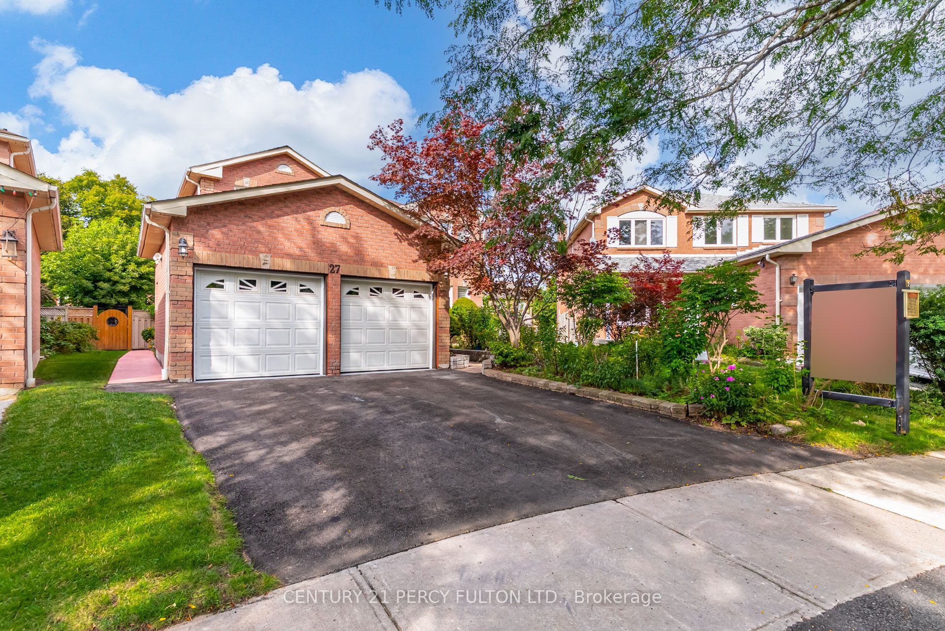 27 Dagwell Crescent, Ajax, On L1t 3m8