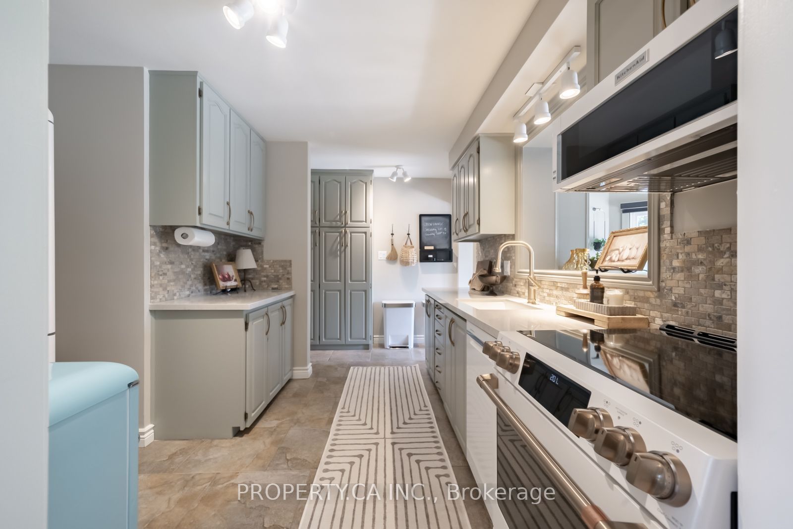 609 Annapolis Avenue, Oshawa, On L1j 2y9