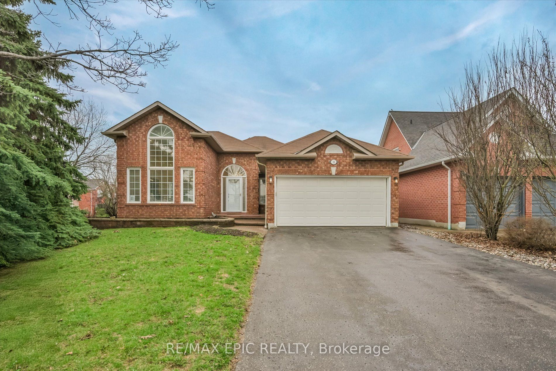 33 Emmett Place, Whitby, On L1r 2b4