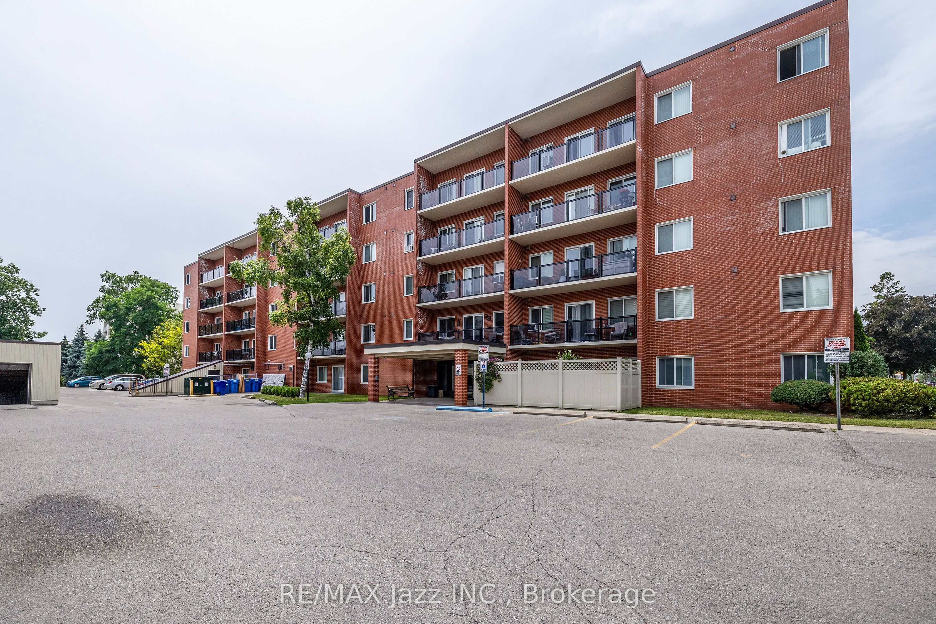 131 Taunton Road E 304, Oshawa, On L1g 3t8