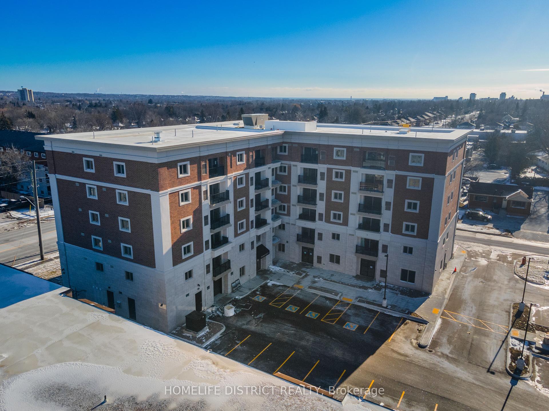 976 Simcoe Street N 605, Oshawa, On L1g 4w4