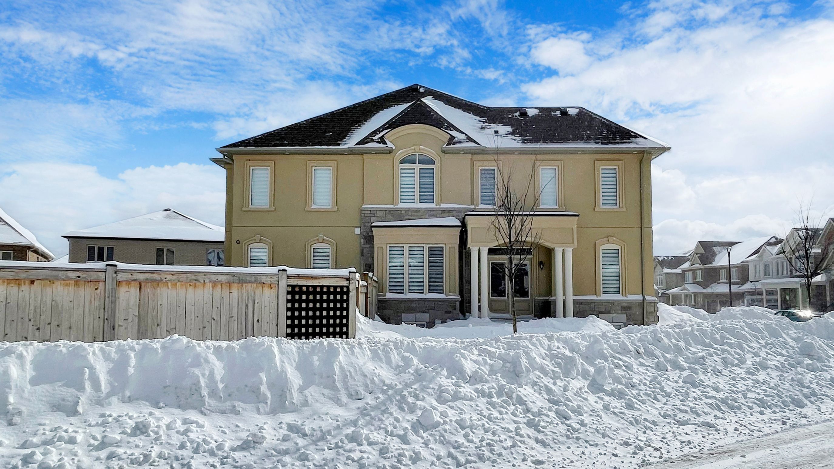 2520 Florentine Place, Pickering, On L1x 0h3