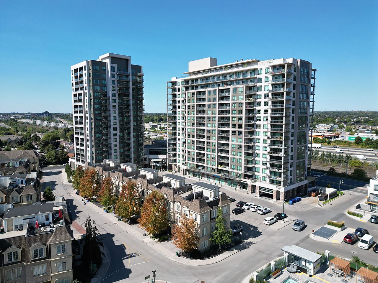 1235 Bayly Street 212, Pickering, On L1w 1l7