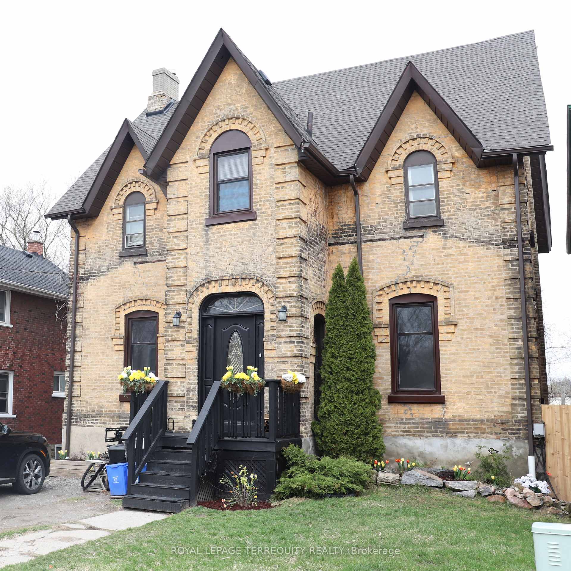 51 Nassau Street, Oshawa, On L1j 4a3