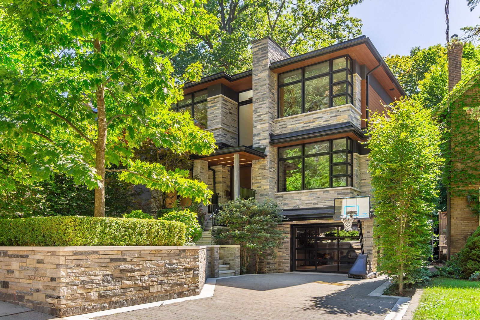 11 Pine Crescent, Toronto, On M4e 1l1