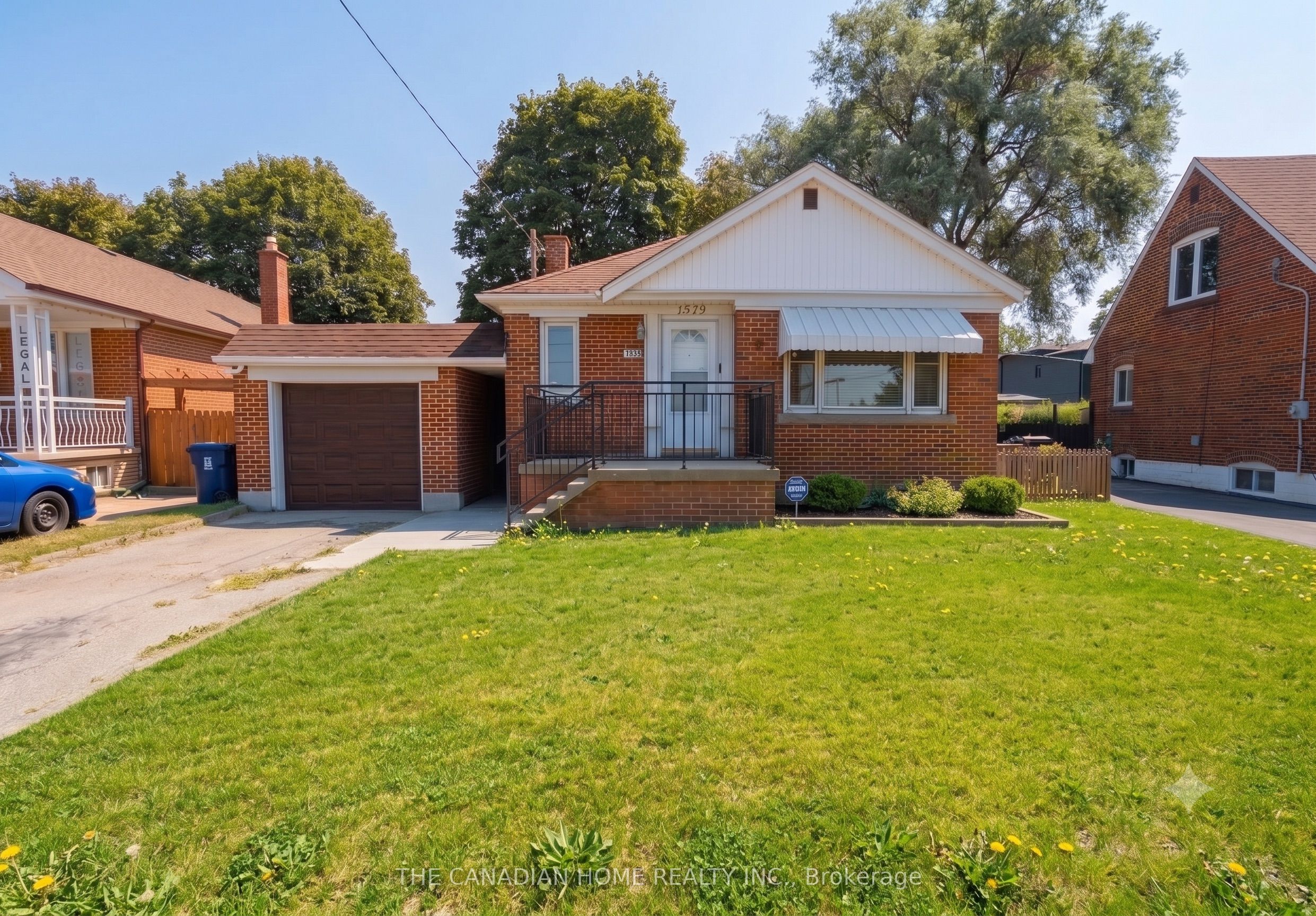 1373 Pharmacy Avenue, Toronto, On M1r 2j6