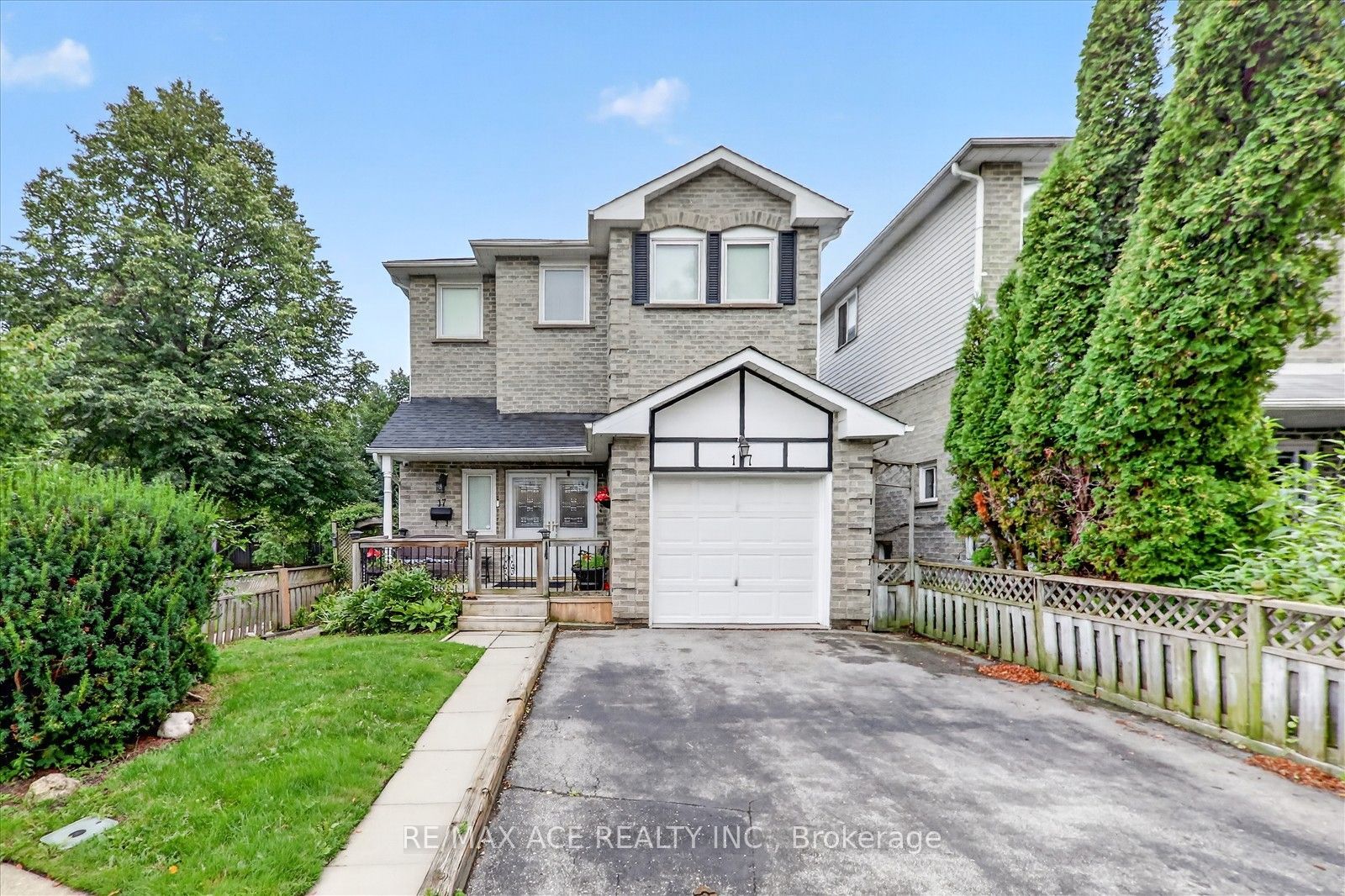17 Whittington Court, Ajax, On L1s 4l4