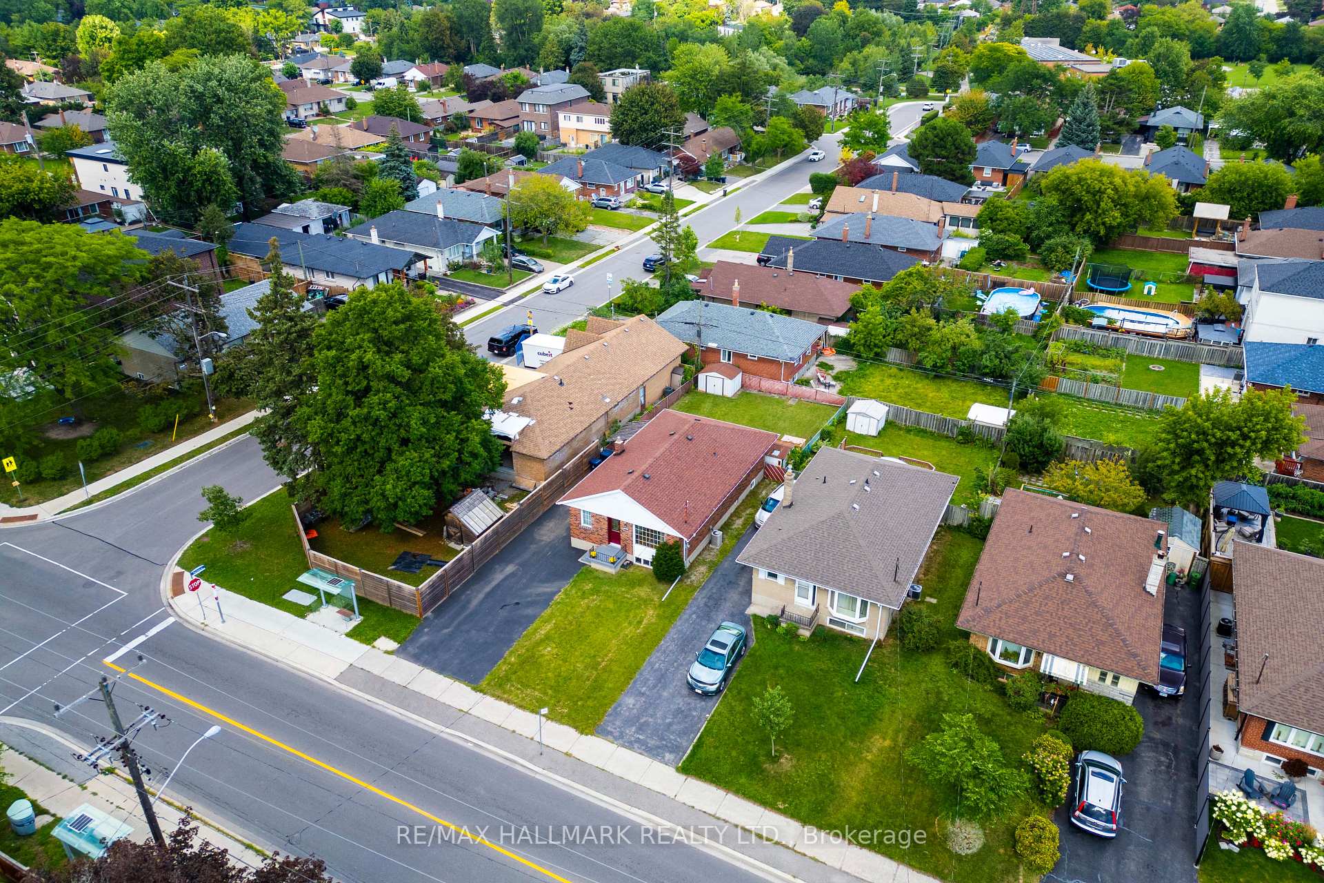 1557 Pharmacy Avenue, Toronto, On M1r 2k4