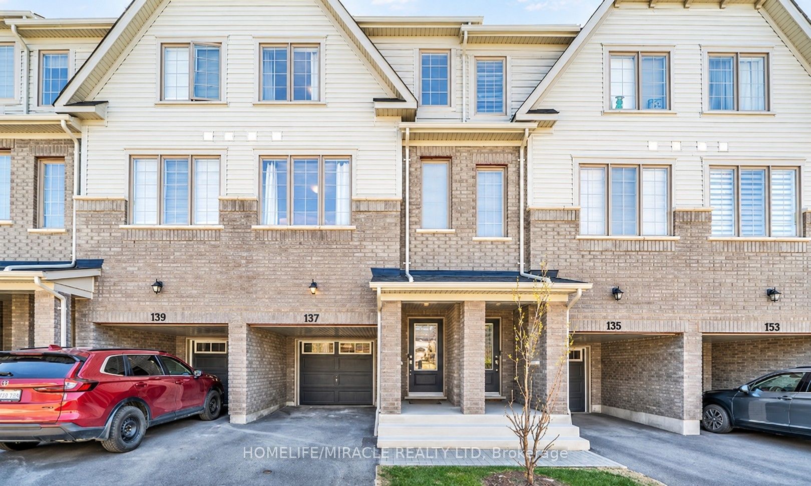 137 Danzatore Path 72, Oshawa, On L1l 0p9