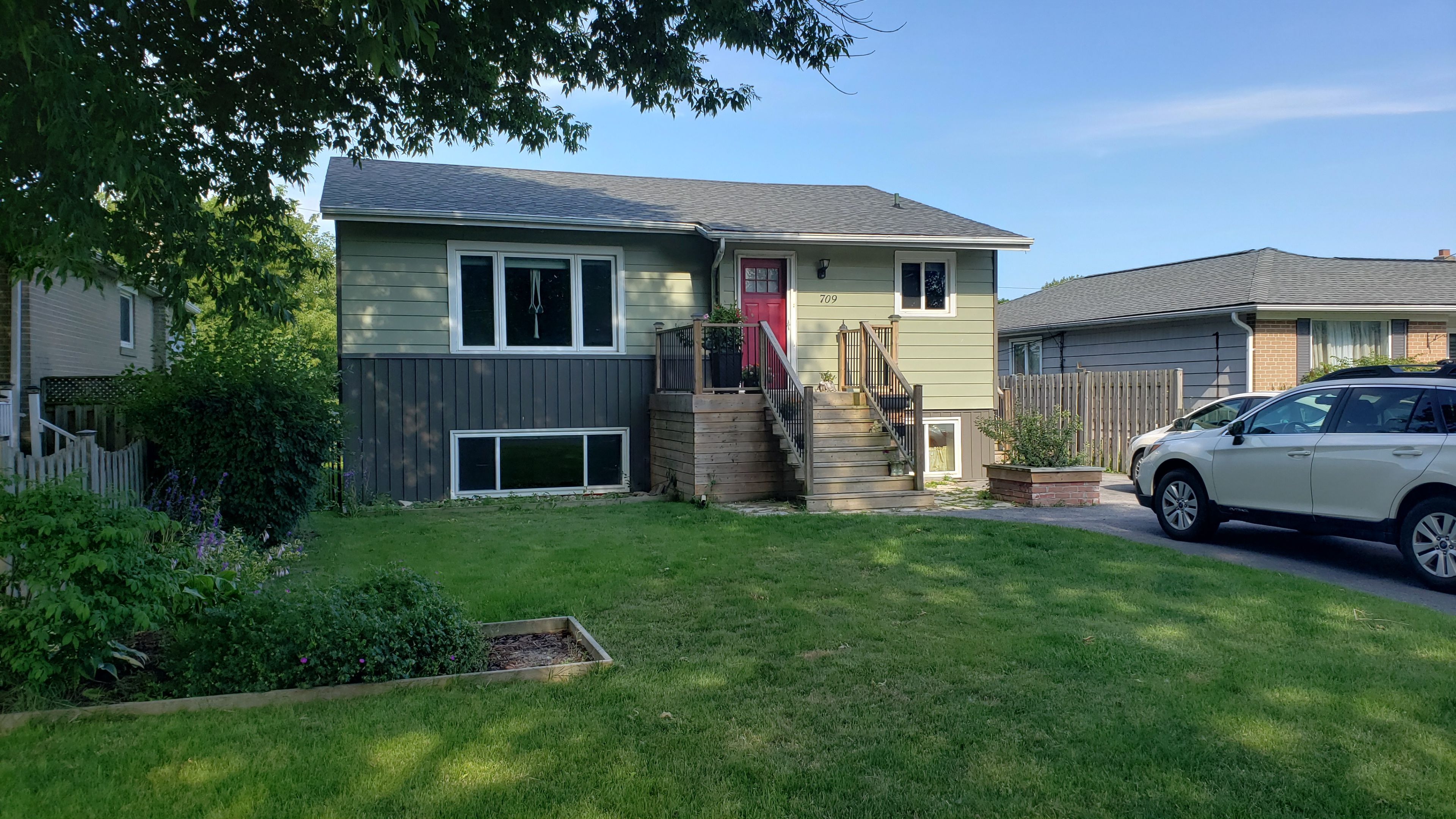 709 Annland Street Main, Pickering, On L1w 1b5