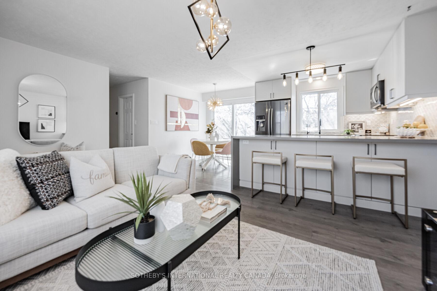 4075a Lawrence Avenue E, Toronto, On M1e 2r6