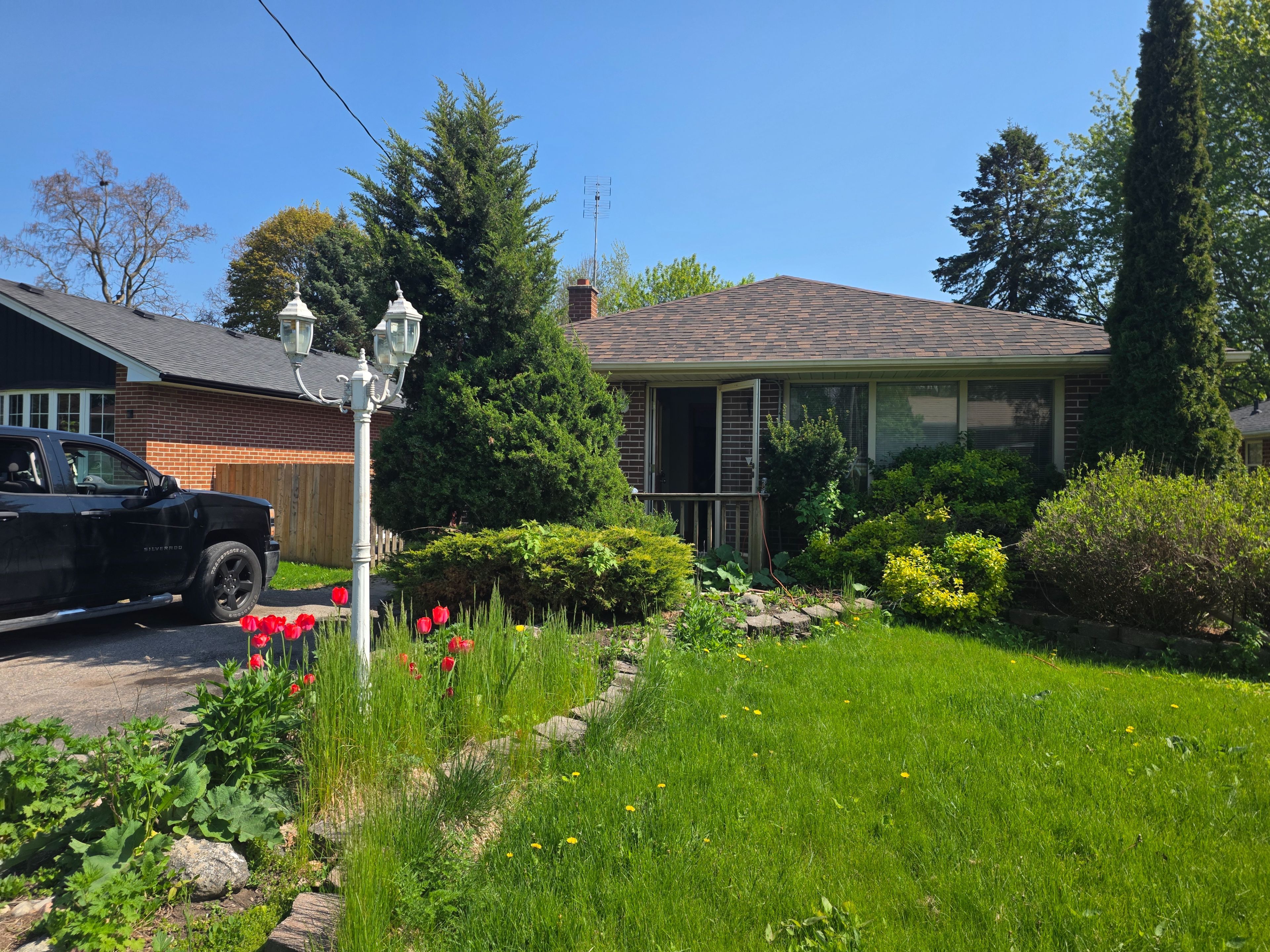 319 Hillcroft Street Lower, Oshawa, On L1g 2m1