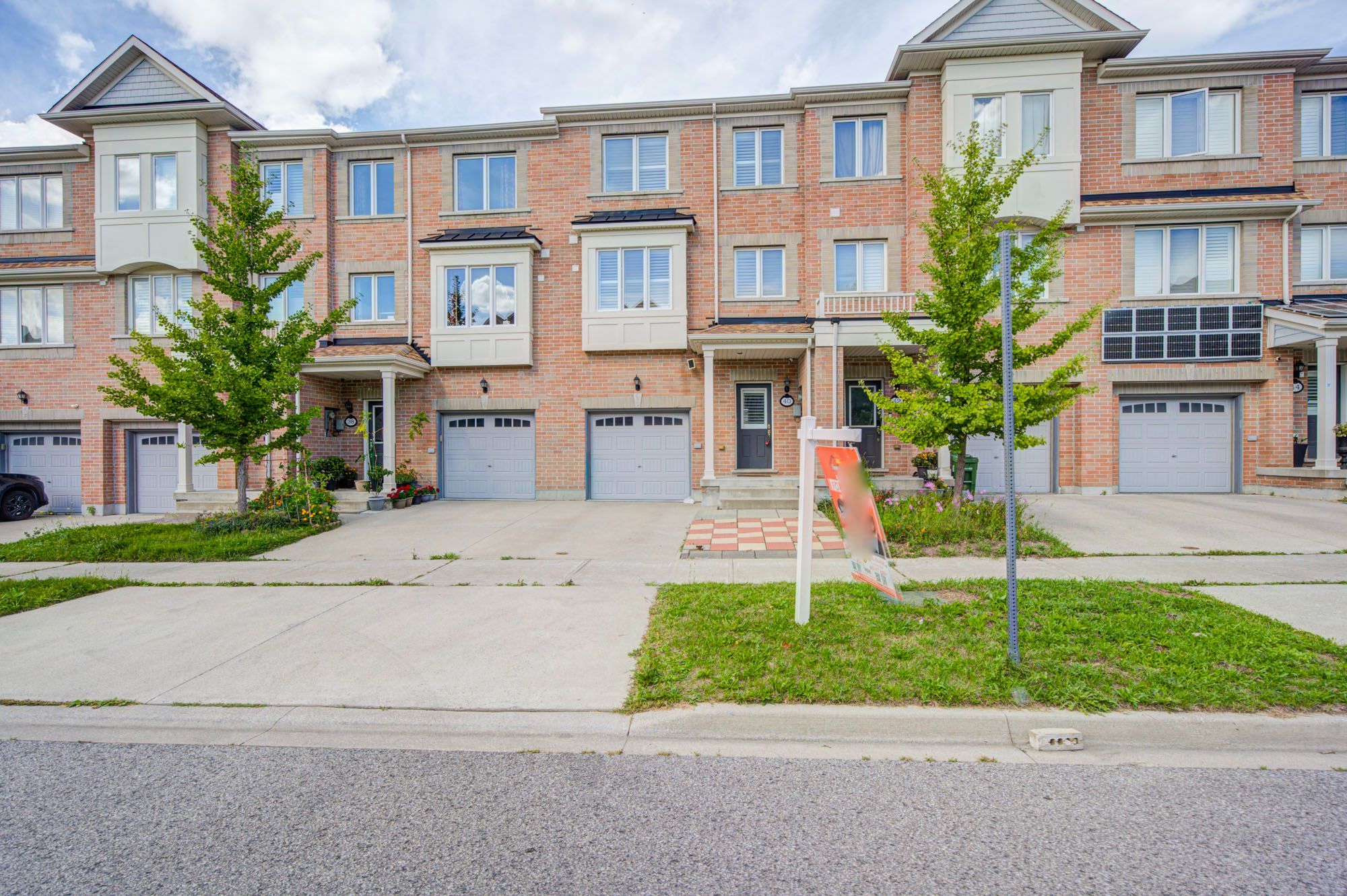 40 Pringdale Gardens Circle, Toronto, On M1j 0b1