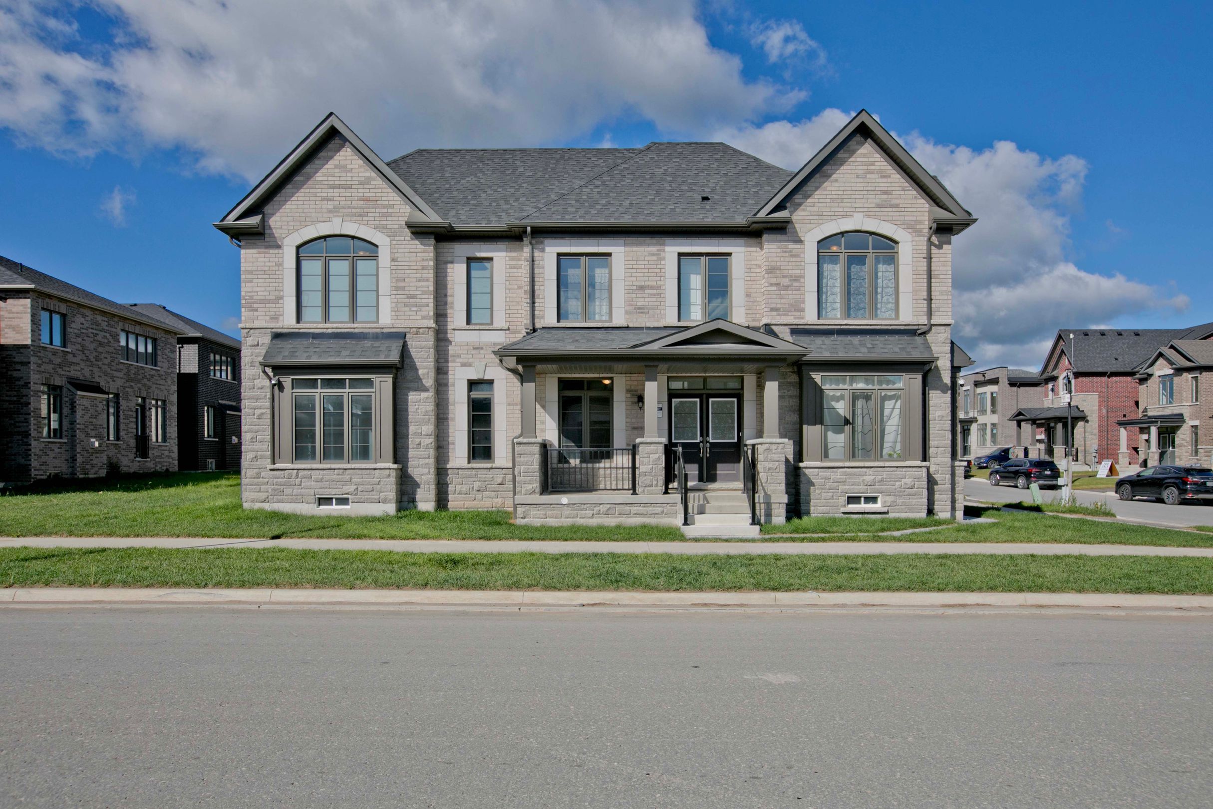 1864 Irish Moss Square, Pickering, On L1y 0b4