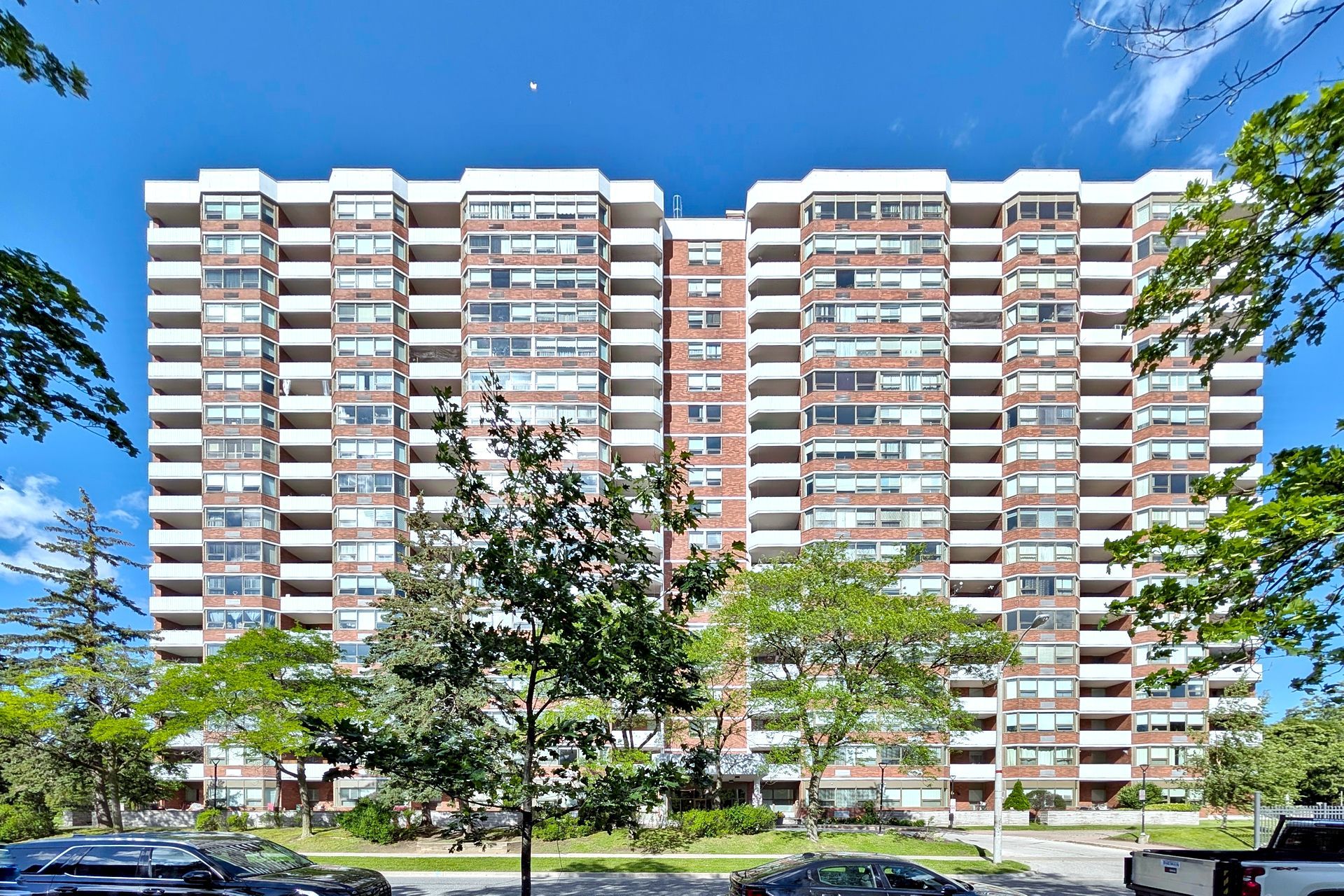 121 Ling Road 1910, Toronto, On M1e 4y2