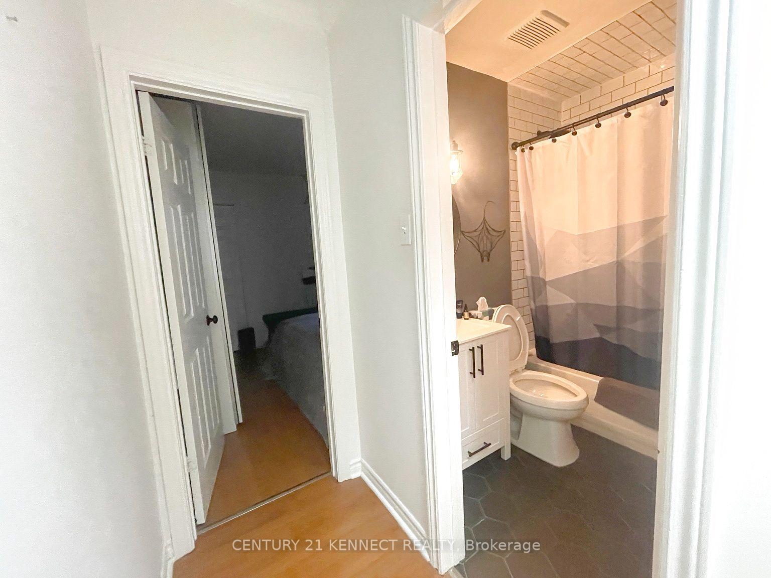 76 Browning Avenue, Toronto, On M4k 1w1