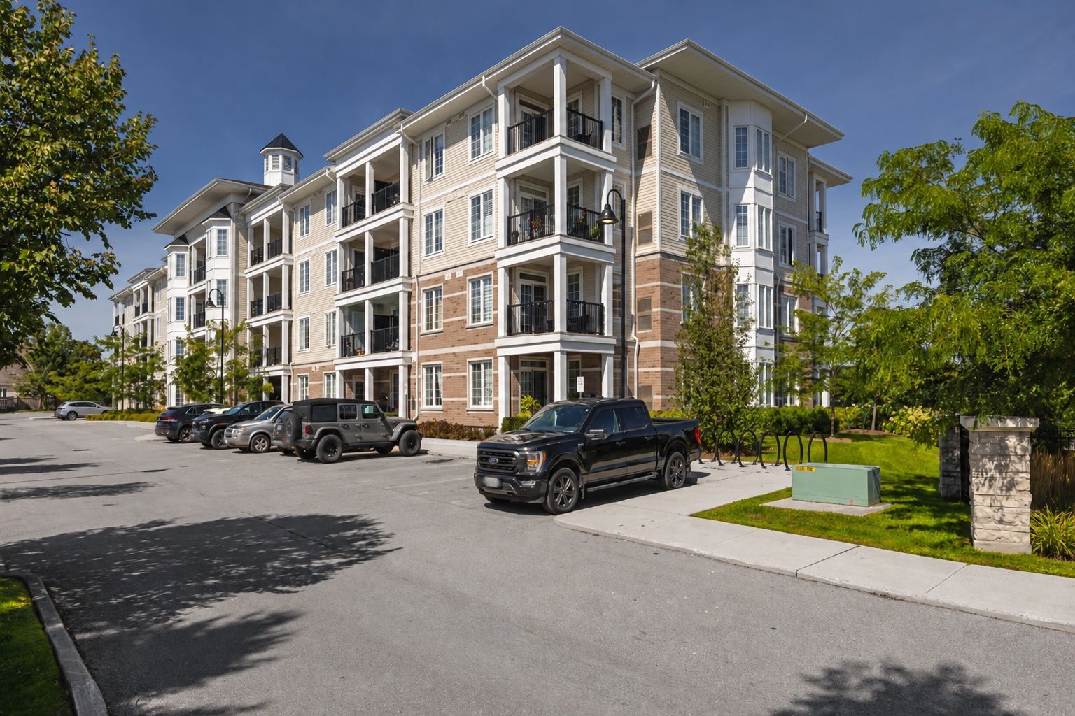 65 Shipway Avenue 202, Clarington, On L1b 0w2
