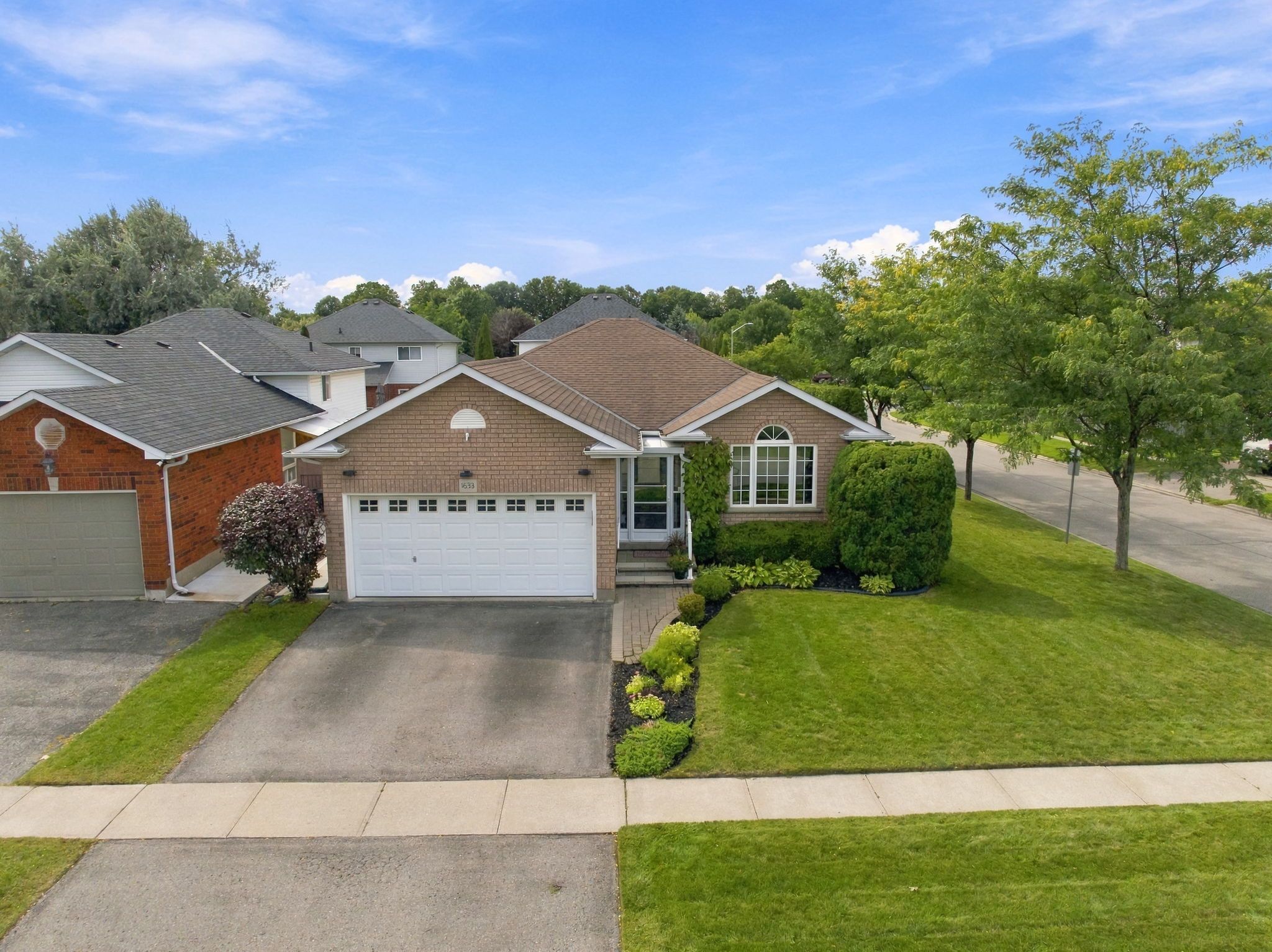 1633 Erindale Crescent, Oshawa, On L1g 8a4