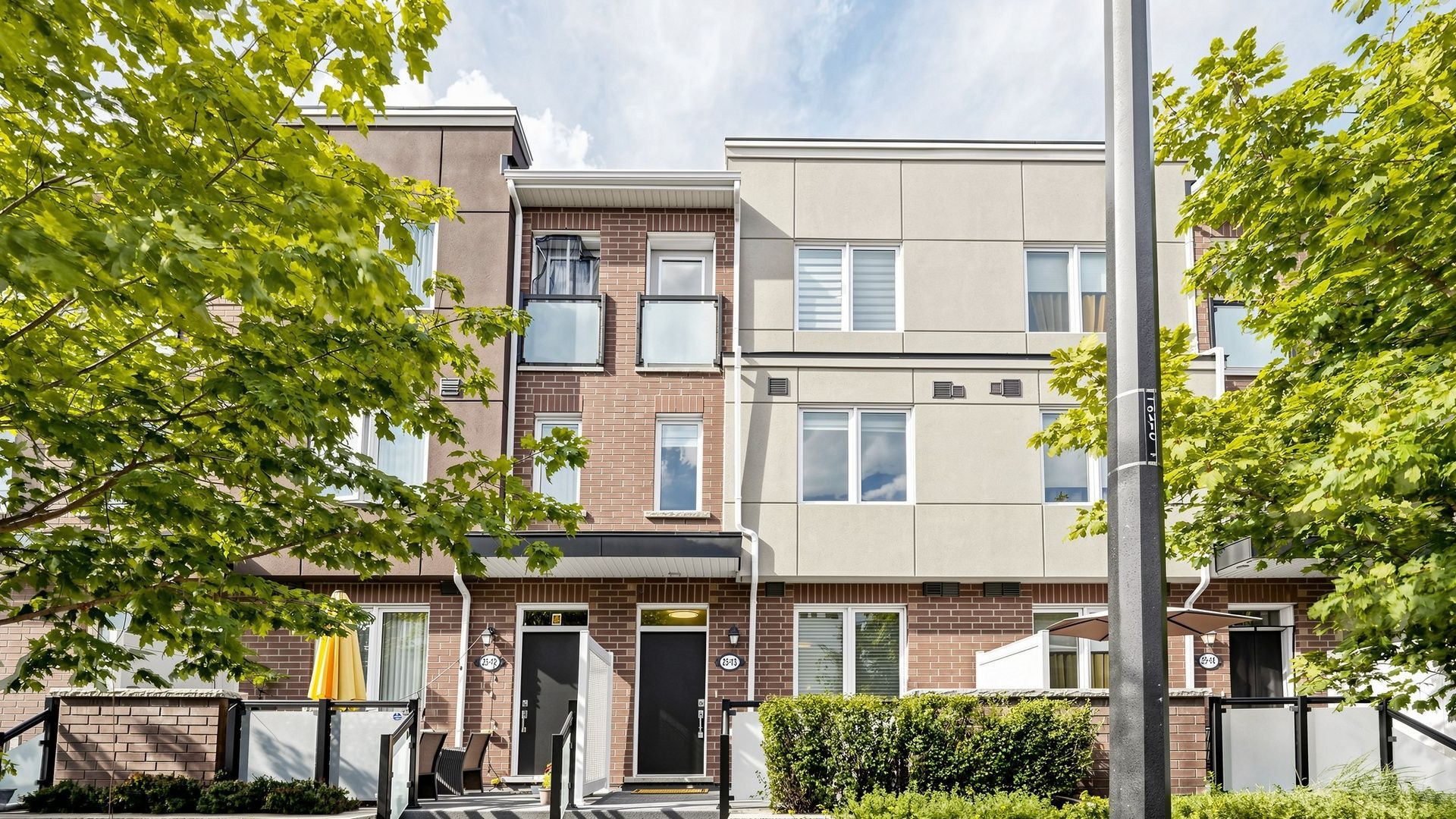 25 Heron Park Place 13, Toronto, On M1e 0b8
